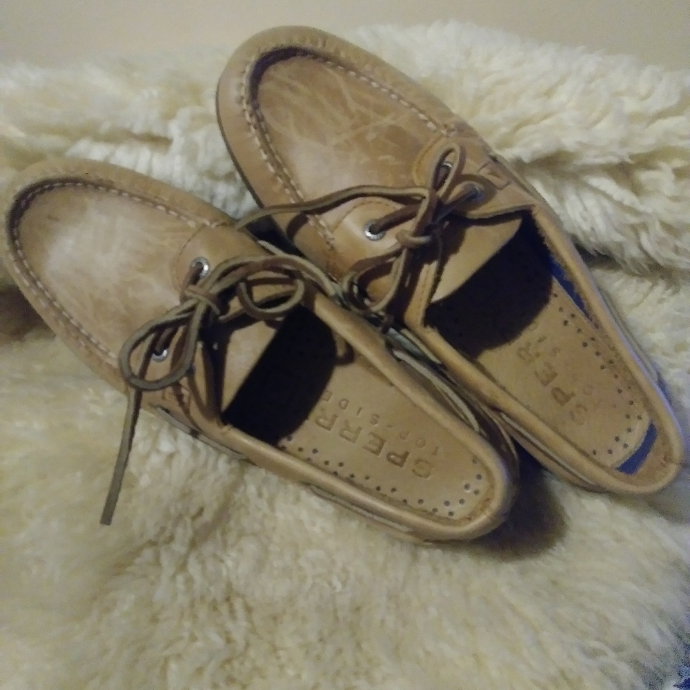 Shoes - Picture 2 of 5